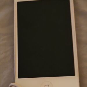 White iPod Touch with Charger